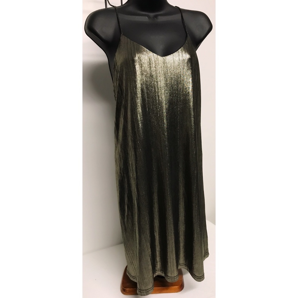 Metallic shift dress 👗 size medium.